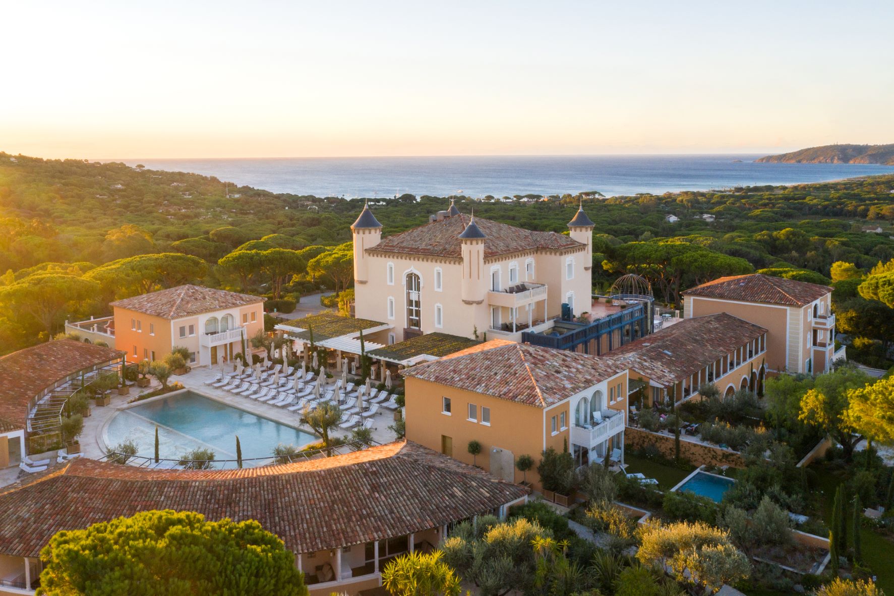 Airelles Saint Tropez Château de la Messardière recrute Superviseur F&B ...