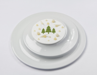 Poire de Savoie infusée au sapin, yaourt dalpage et croquant dune meringue citronnée - Ursus*