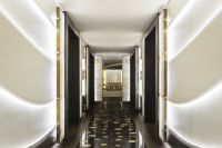 Le Collectionneur - Restaurant Entrance 1
