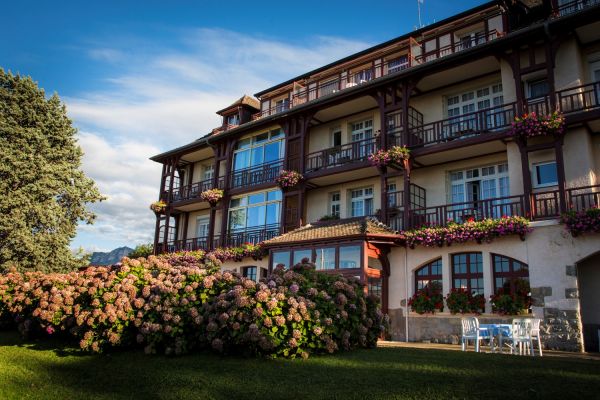 Evian Resort recrute !