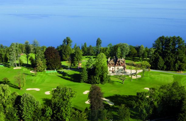 Evian Resort recrute !