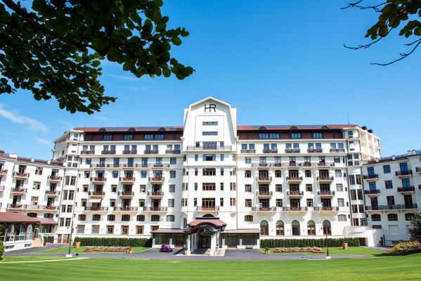 Evian Resort recrute !