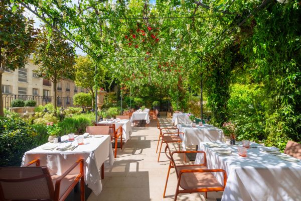 Shangri-La Paris recrute !