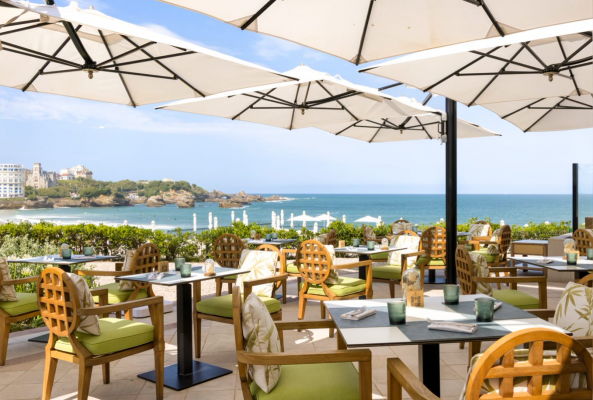 https://www.journaldespalaces.com/carriere/offres-par-etablissement-496-Hotel-du-Palais.html