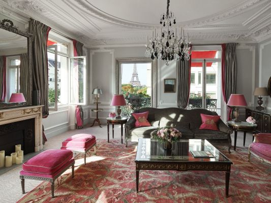 Htel Plaza Athne Paris recrute !