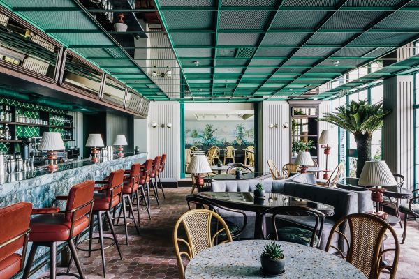 Louise Restaurant Hong Kong recruits !